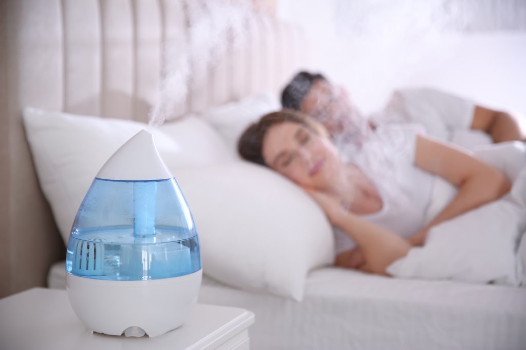 寝る時に加湿器を使う時の最適な湿度・時間とは。効率のいい使い方。