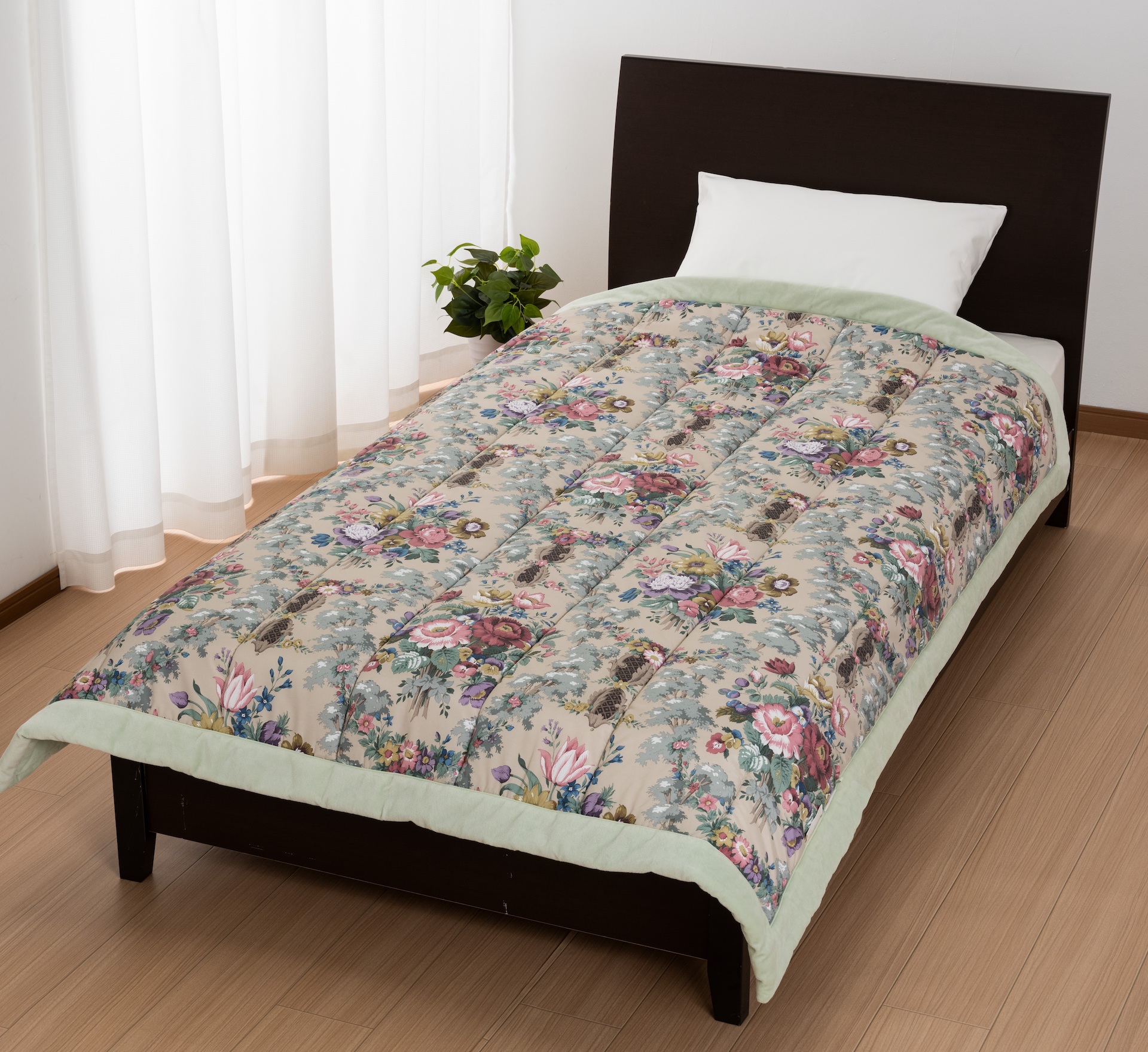 サンダーソン　キルトケットの画像