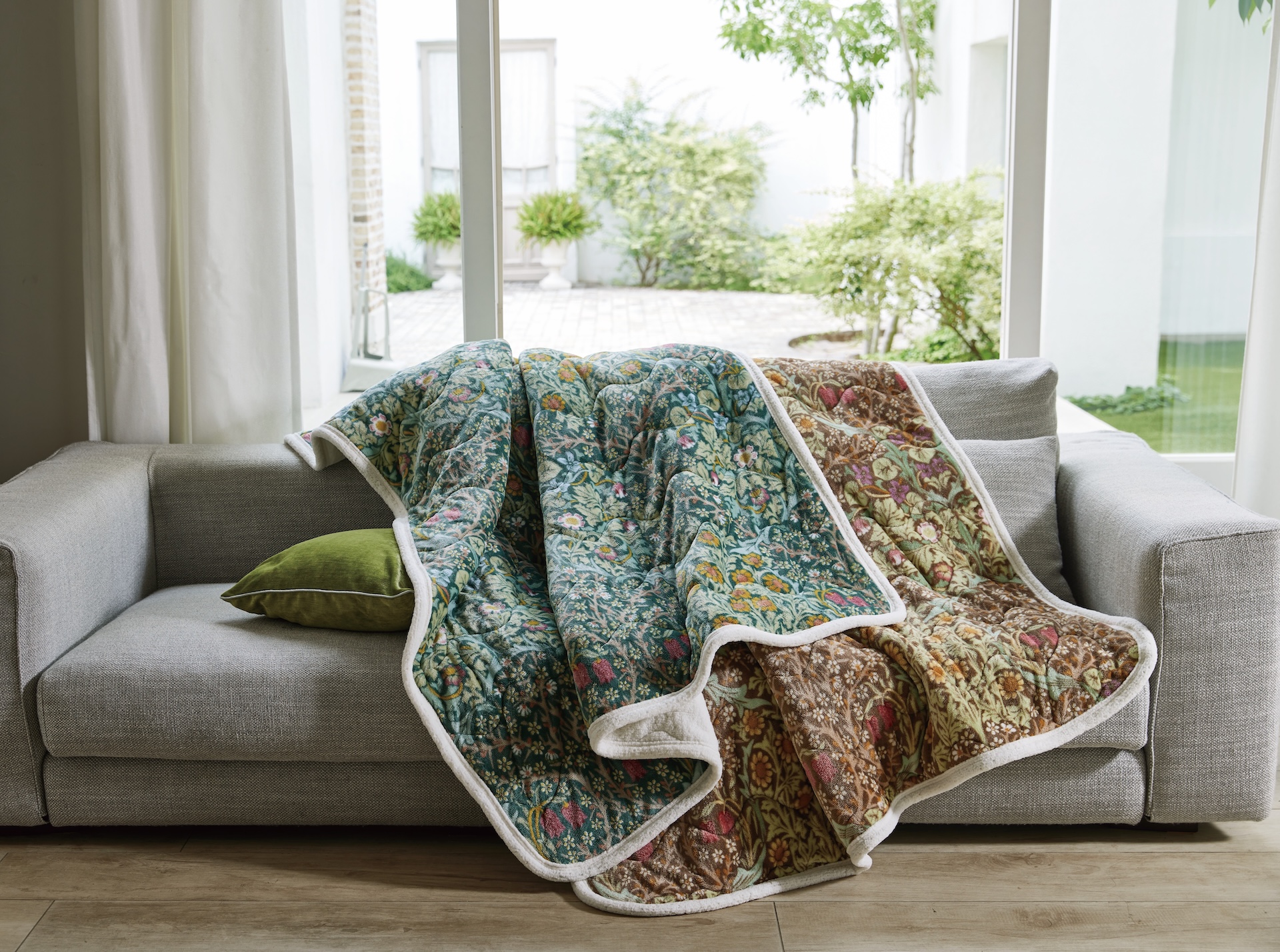 モリスギャラリー　キルトケットの画像