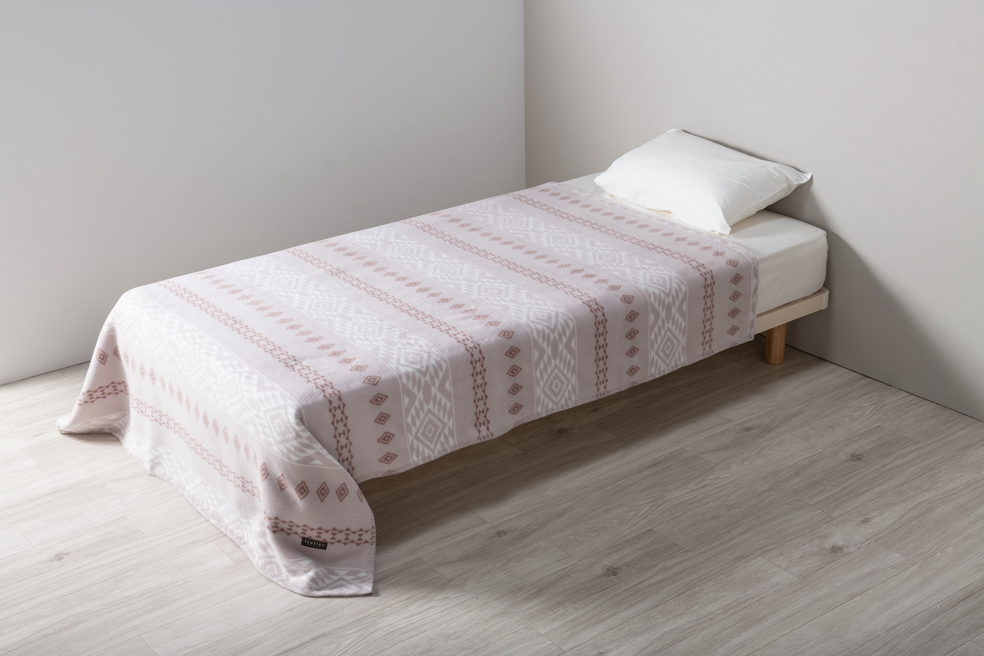 イトリエ　シルク混ブランケット（毛羽部分）の画像