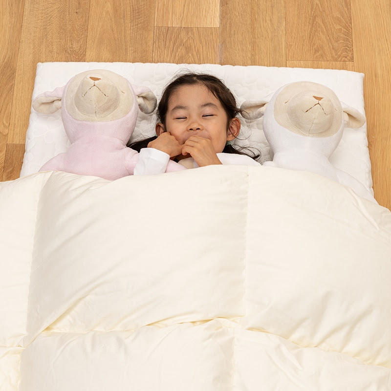 安心できる表情が大人気のひつじのメルくんの抱き枕です。