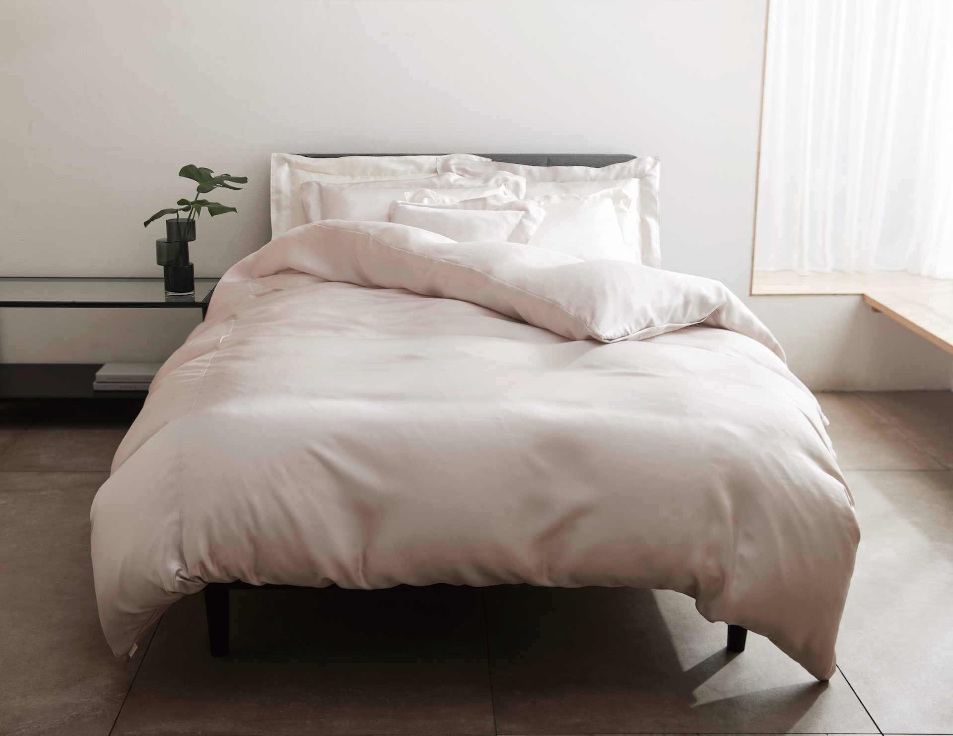 西川プレミアム　シルクツイルピローケースの画像