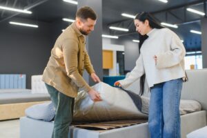 ポケットコイルとボンネルコイルの違いとは？向いている人や選び方を解説