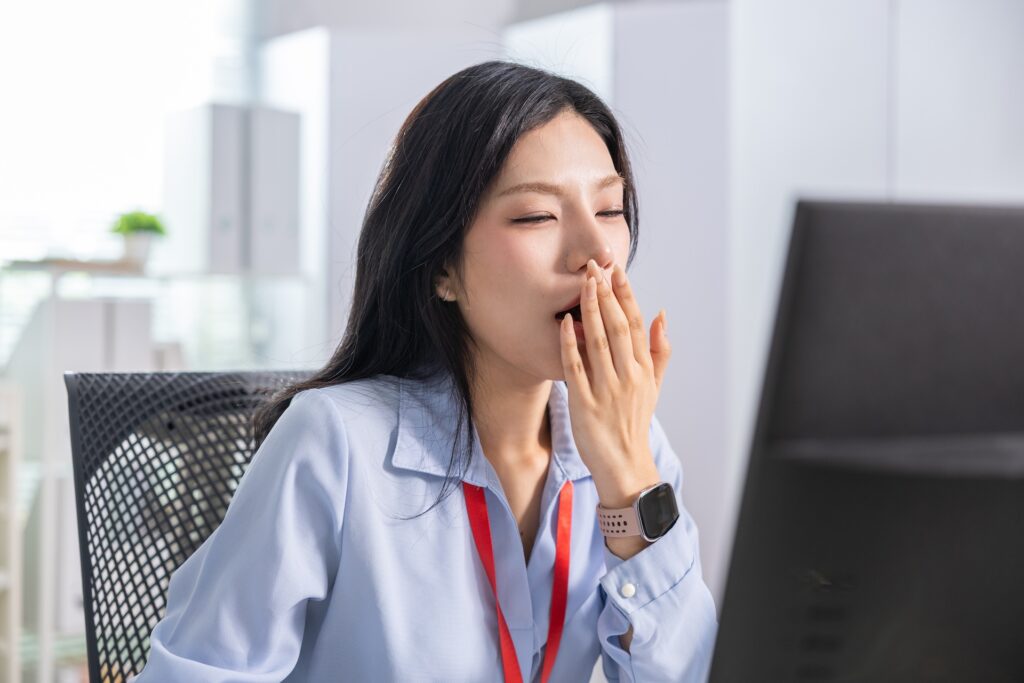 季節の変わり目に眠いのはなぜ？原因や対策・見直したい睡眠環境を解説